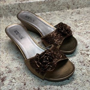 BRAND NEW .. KENNETH COLE REACTION BEADED SLIDES